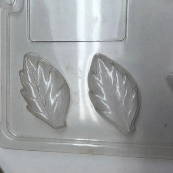 Candy Mold Leaves Vintage Wilton Chocolate Plaster Soap Fall Autumn Halloween - Picture 3 of 4